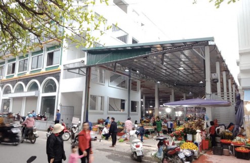 Cắt lỗ 80 triệu, Bán gian hàng Kiot Kinh doanh quán ăn, MỘT VỐN BỐN LỜI tại Chợ Du Lịch Lào Cai